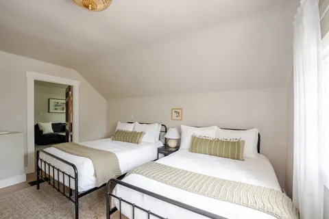 Bedroom 3 — Manito Bungalow